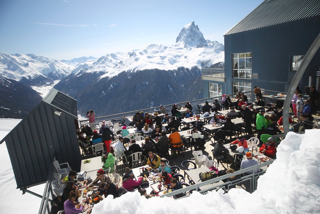 Artouste restaurant 01 ©CDT64-B.Labé