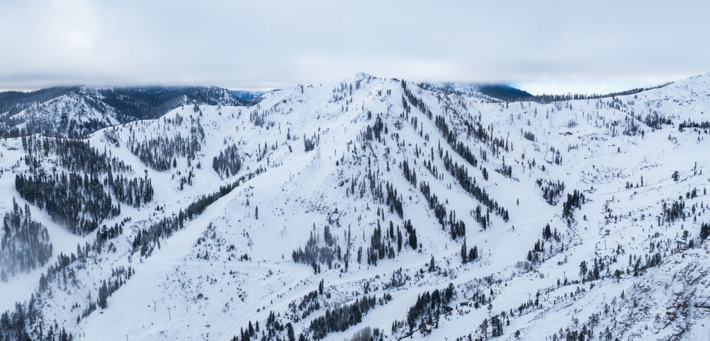 Palisades Tahoe_Aerial Panorama 2_(c): Blake Kessler
