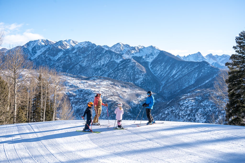 Purgatory_Family Skiing_Groomed Slope_(c): Christian Ridings