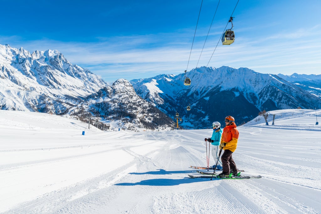 Courmayeur_Sunny Ski Day_(c): Lorenzo Belfrond