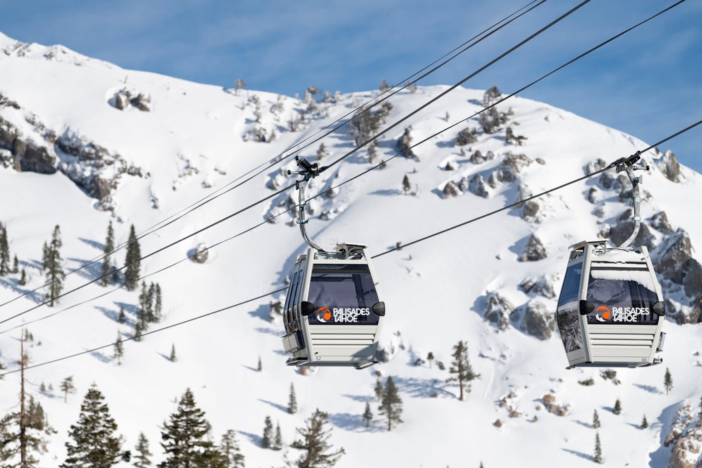Palisades Tahoe_New Snow_Gondola_(c): Kate Abraham / ElevatedIMG Inc