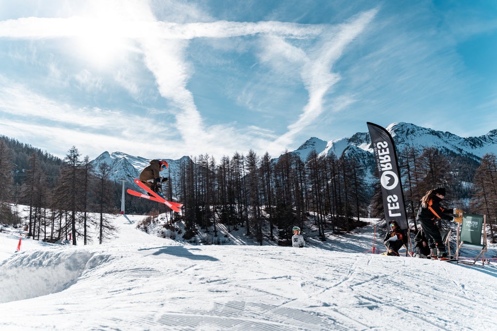 Les Orres_Snowpark Skier Grab Trick_(c): Willy Camus