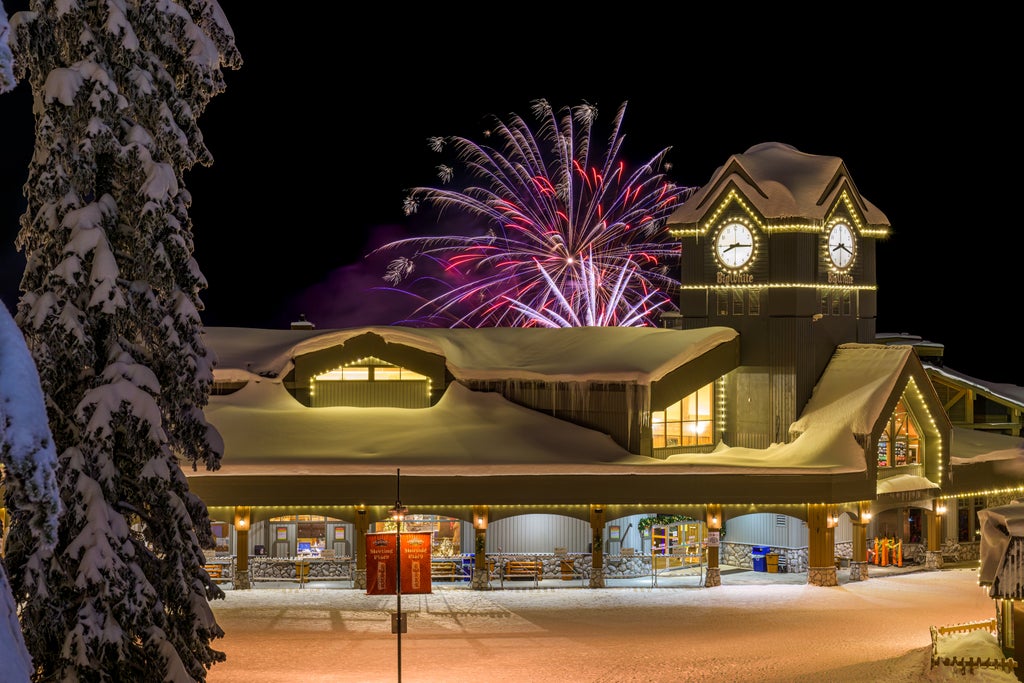 Big White Ski Resort_Winter Night Fireworks_(c): Big White Ski Resort