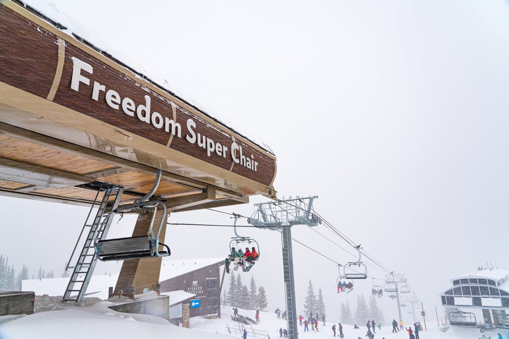 Breckenridge_Freedom Chair Winter Scene_(c): Katie Young