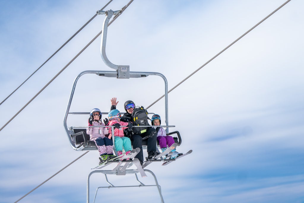 Family at AZSB on Chairlift - Courtesy of Arizona Snowbowl (1)