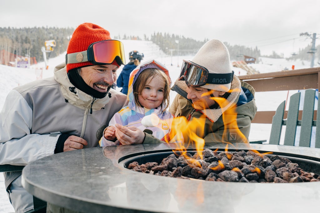 Angel Fire Resort_Armstrong Family_Marshmallow_(c): Angel Fire Resort