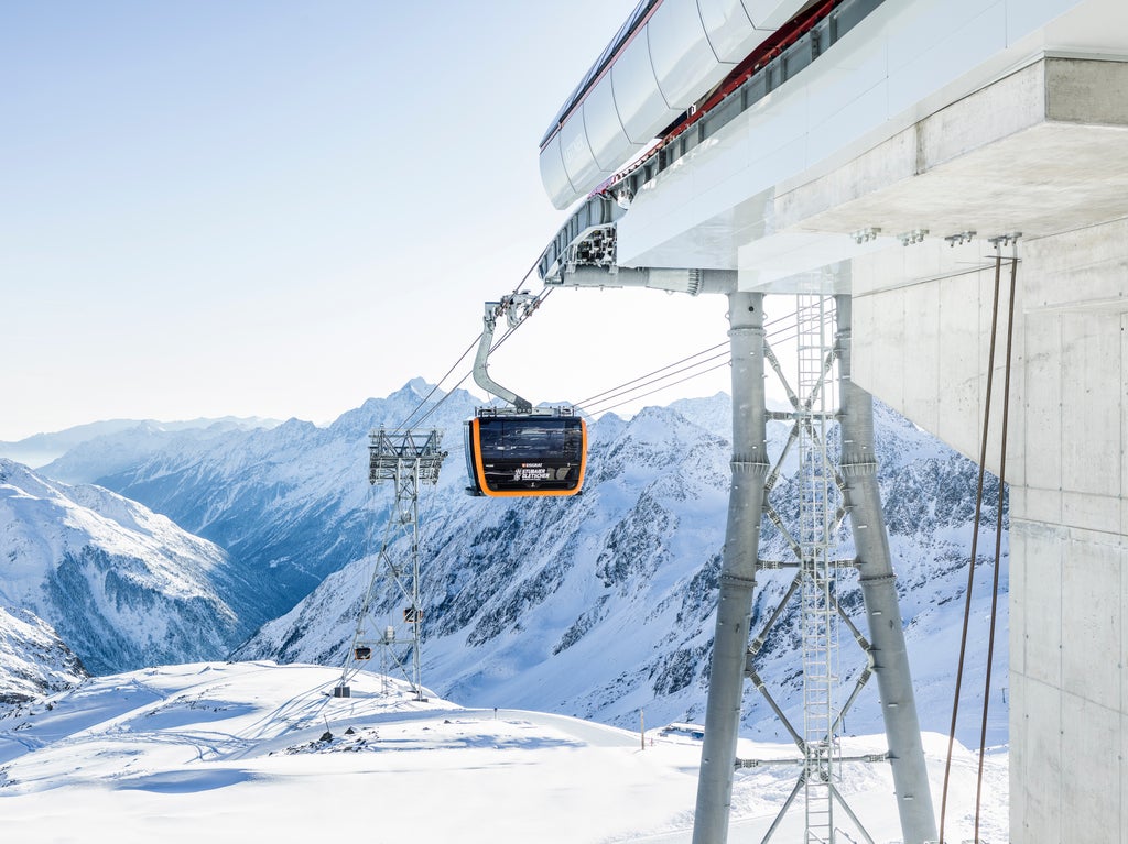 Stubaier Gletscher_3S Eisgratbahn_(c): Andre Schönherr