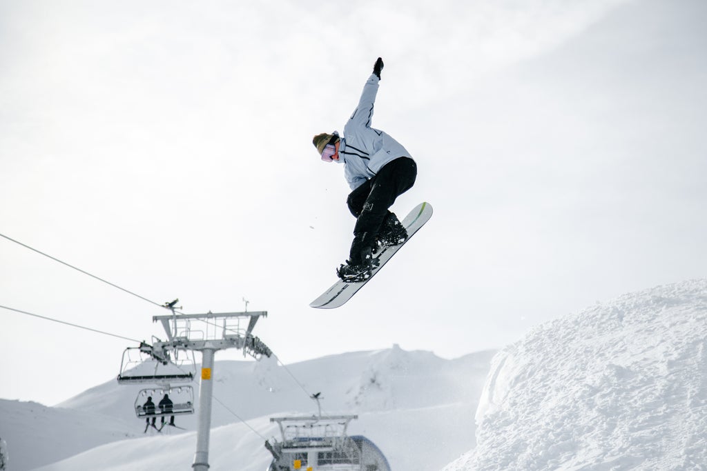 Mt. Bachelor_Snowboard_Dru Brownrigg_(c): Mt. Bachelor