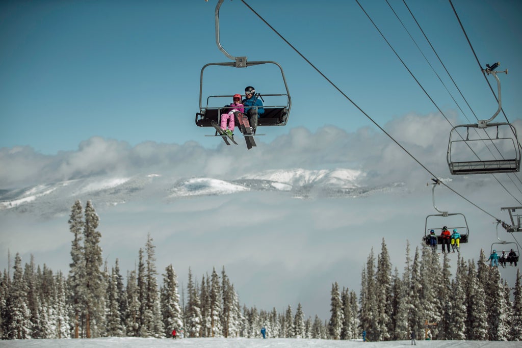 Beaver Creek_Chairlift Ride_(c): Vail Resorts -- All rights reserved.