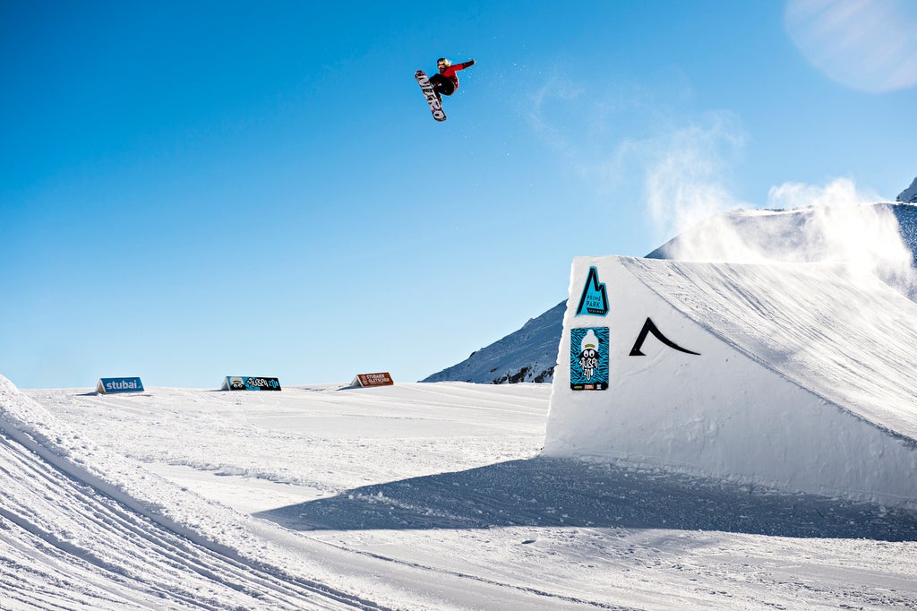 Stubaier Gletscher_Stubai Zoo Freestyle Snowboard_(c): Pally Learmond