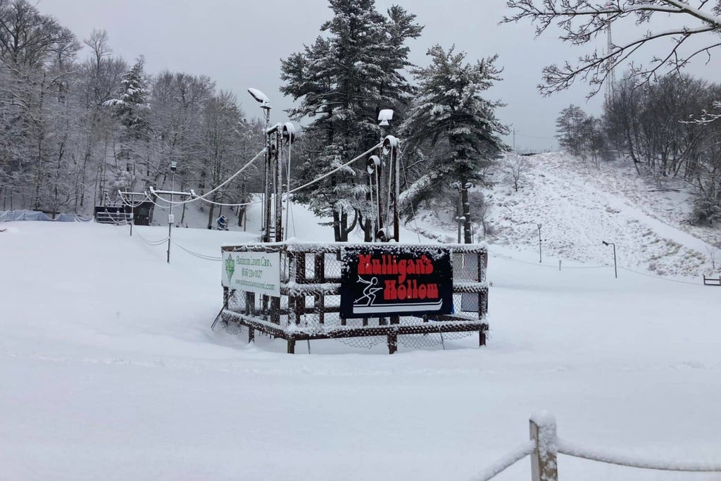 Mulligan's Hollow Ski Bowl - Ski Area