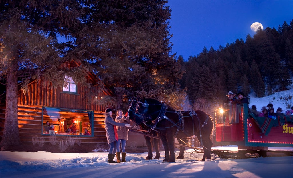 Sun Valley_TrailCreekCabin_Sleigh_Night_(c): Kevin Syms