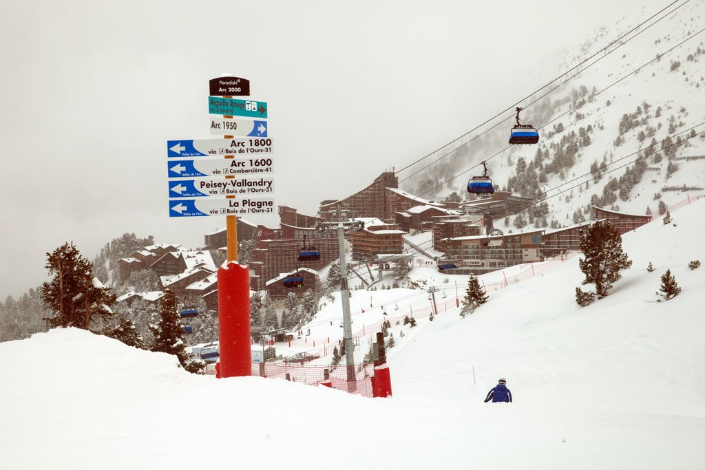 Les Arcs_Paradiski Town Scene_(c): Shutterstock