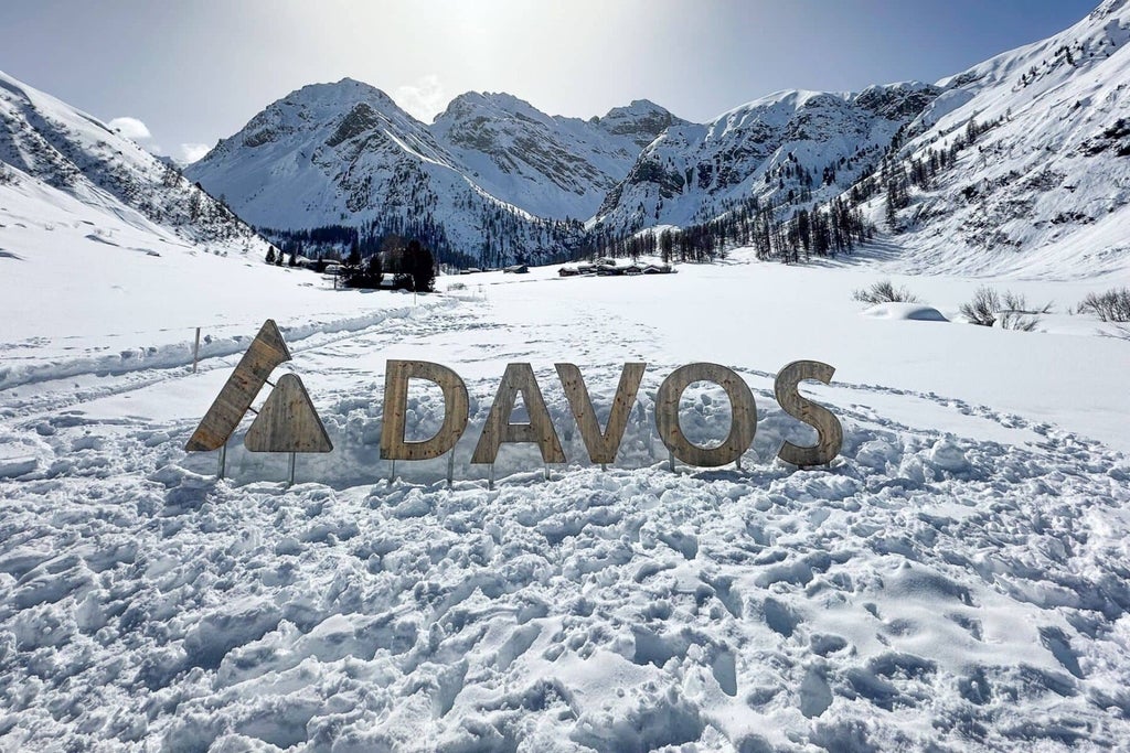 Davos - Name sign