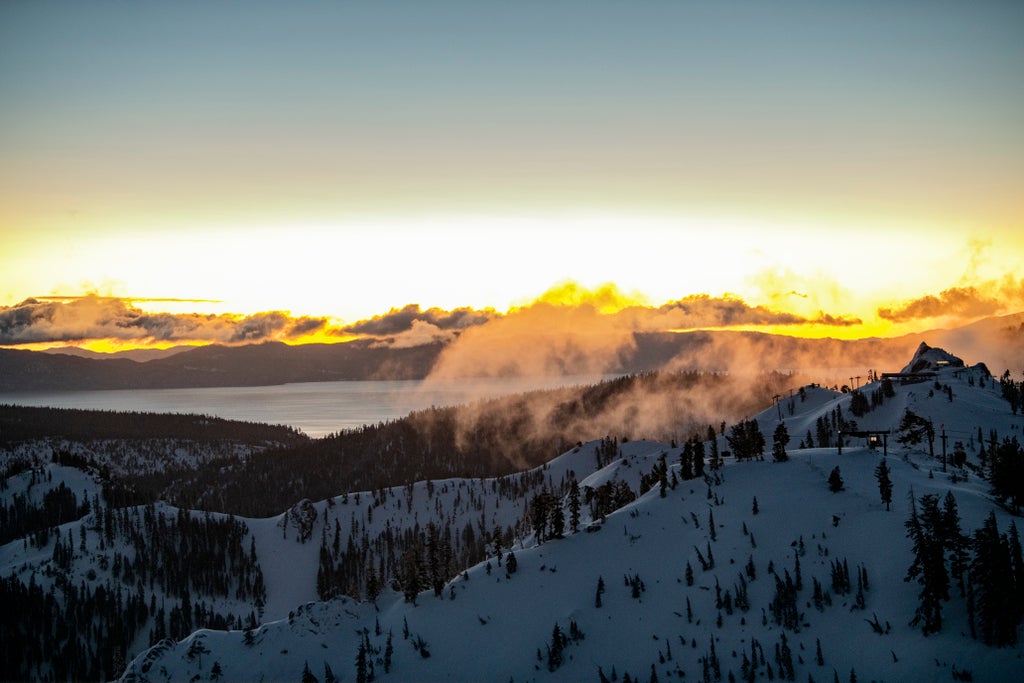 Palisades Tahoe_Winter Sunset_(c):  ElevatedIMG