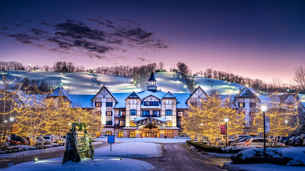 lodging-Mountain-Grand-Lodge-Winter-Sunset-Lights-on