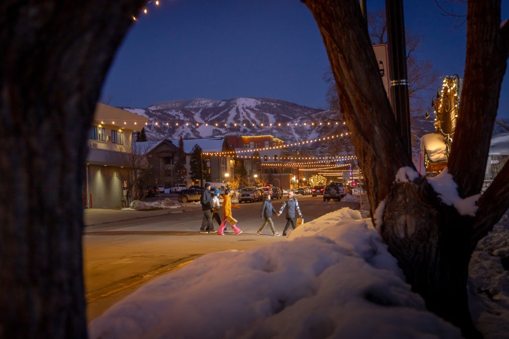 Steamboat_Downtown Night Stroll_(c): Noah Wetzel