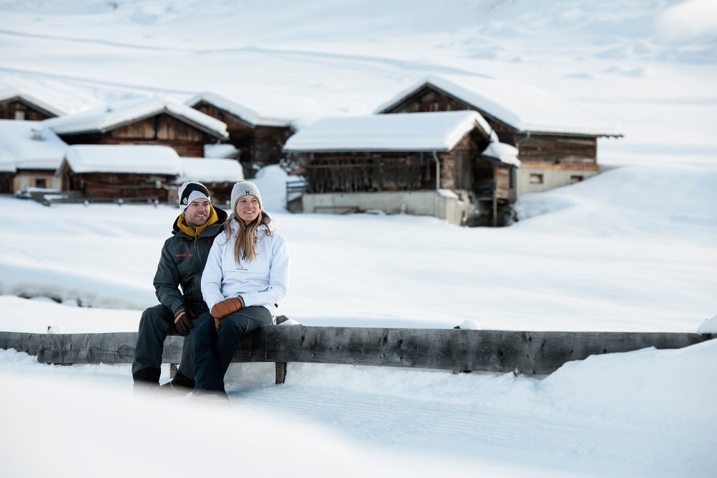 Stubaier Gletscher_Winter Hike Couple_(c): Andre Schönherr