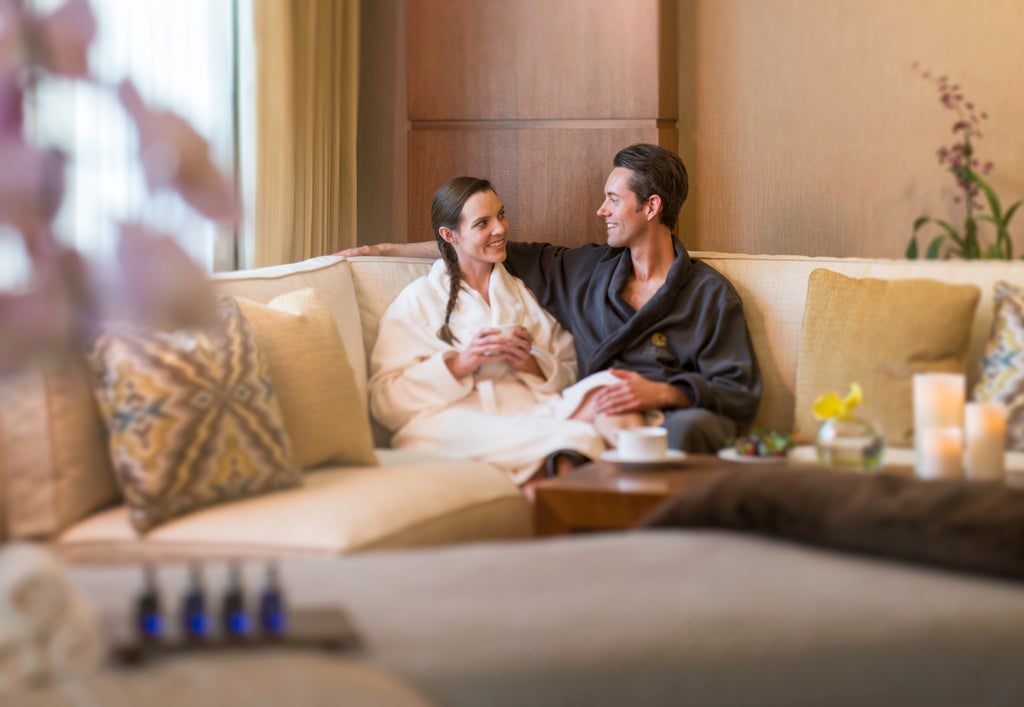 Sun Valley_Spa_Couple_Relax_(c): Kevin Syms