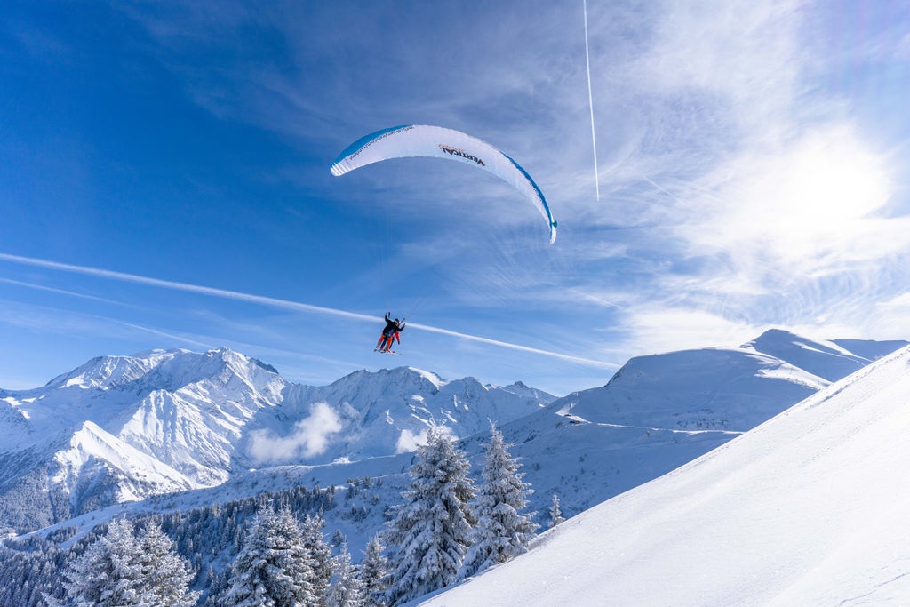 Saint Gervais_Winter Paragliding_(c): Boris Molinier
