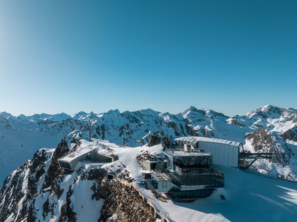 Sölden_ICE Q and 007 Elements Gaislachkogl_(c): Jochen Müller