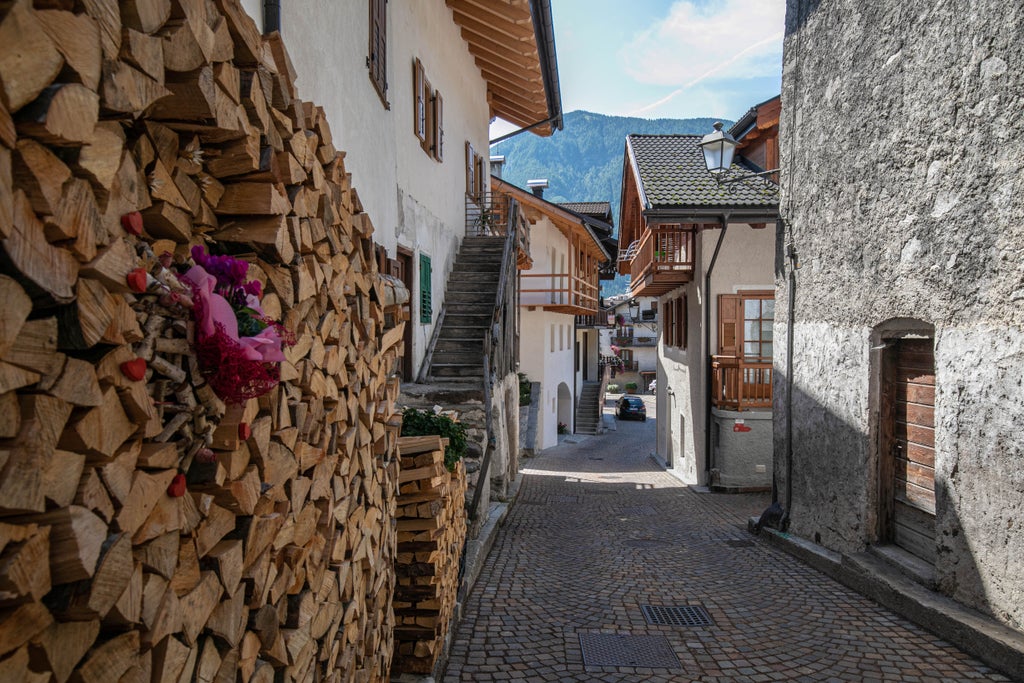 borgo di Mezzano - ph DolomitesWeb