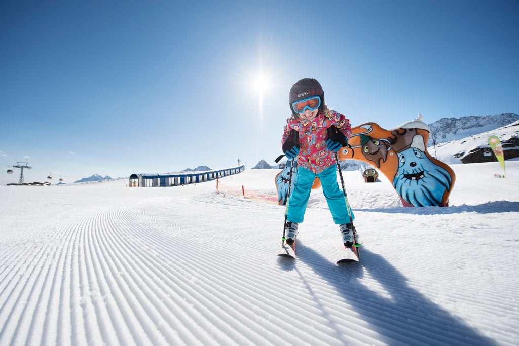 Stubaier Gletscher_Kid at BIG Family Ski Camp_(c): Andre Schönherr