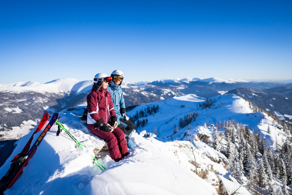 Bad Kleinkirchheim_Skiers on Ridge Top_(c): Gert Perauer MBN Tourismus