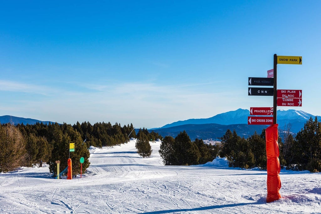 Font Romeu_Ski Slopes_Sunny Day_(c): Font-Romeu Pyrenees