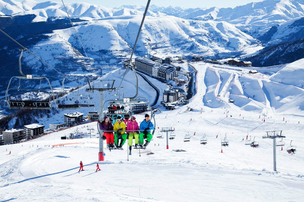 Saint Lary_Resort Overview_(c): Saint Lary