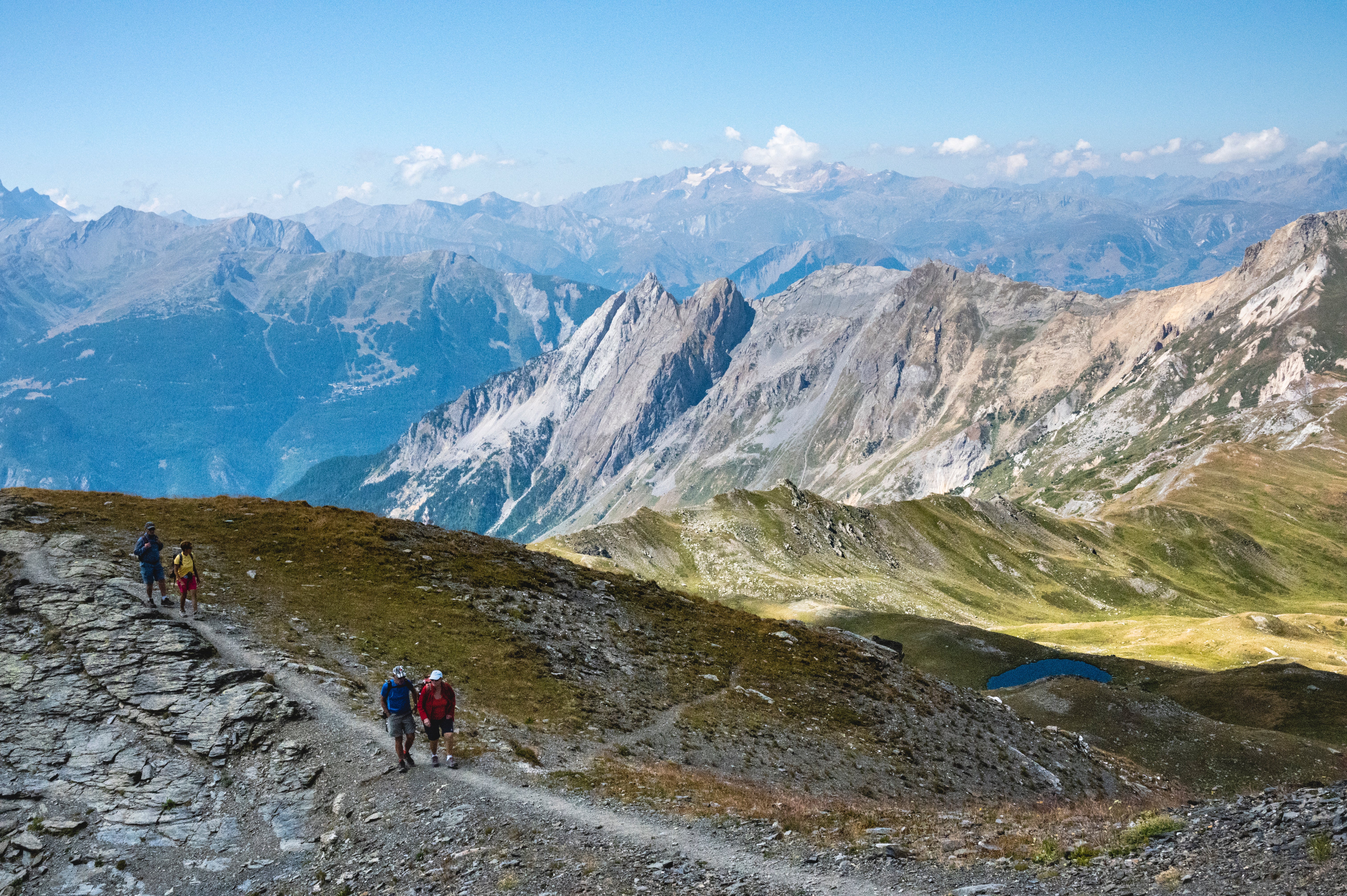 Les grandes stations de montagne françaises : paradis estivaux des Alpes