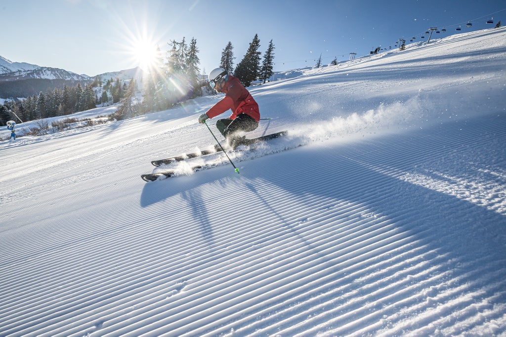 Sportliches Skifahren am Morgen ©ski juwel alpbachtal wildschoenau Alpbachtal Tourismus shootandstyle.com Alpbach