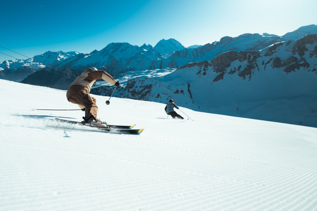 Courchevel_Friends Morning Ski_(c): Arthur Bertrand