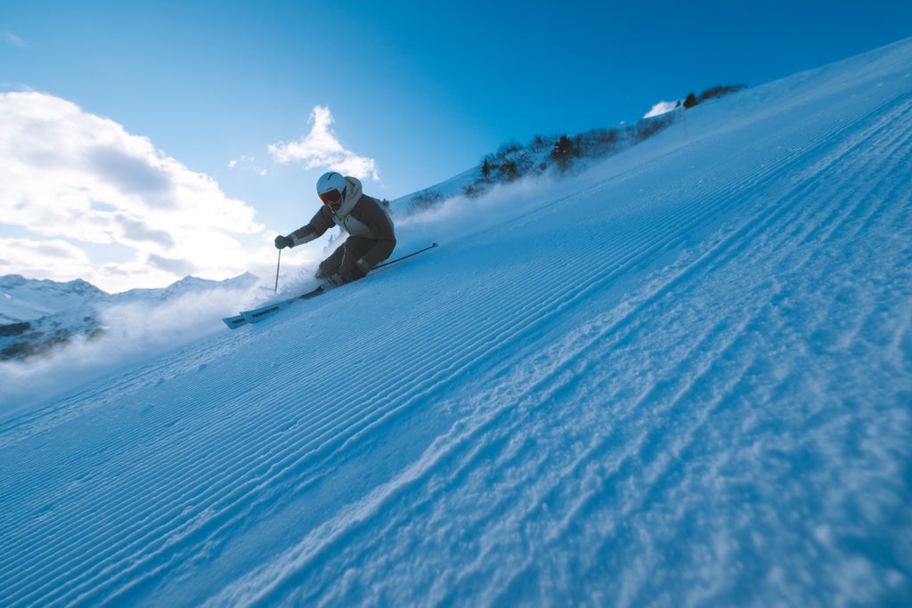 Meribel_Fresh Snow Carve_(c): Arthur Bertrand