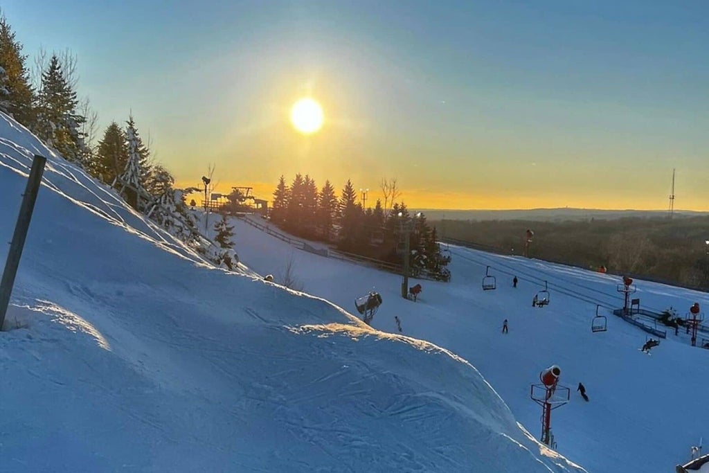 Pine Knob Ski Resort - Downhill