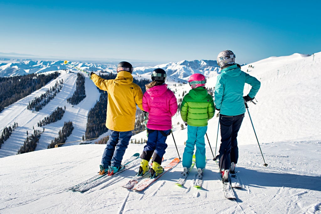 Sun Valley_BaldMtn_FamilySki_ (c): Sun Valley Resort Photographer: © Hillary Maybery