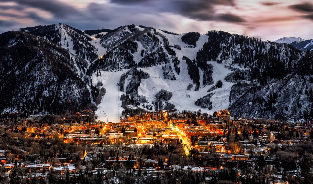 Aspen Snowmass_Aspen Mountain with City Skyline_(c): Shutterstock