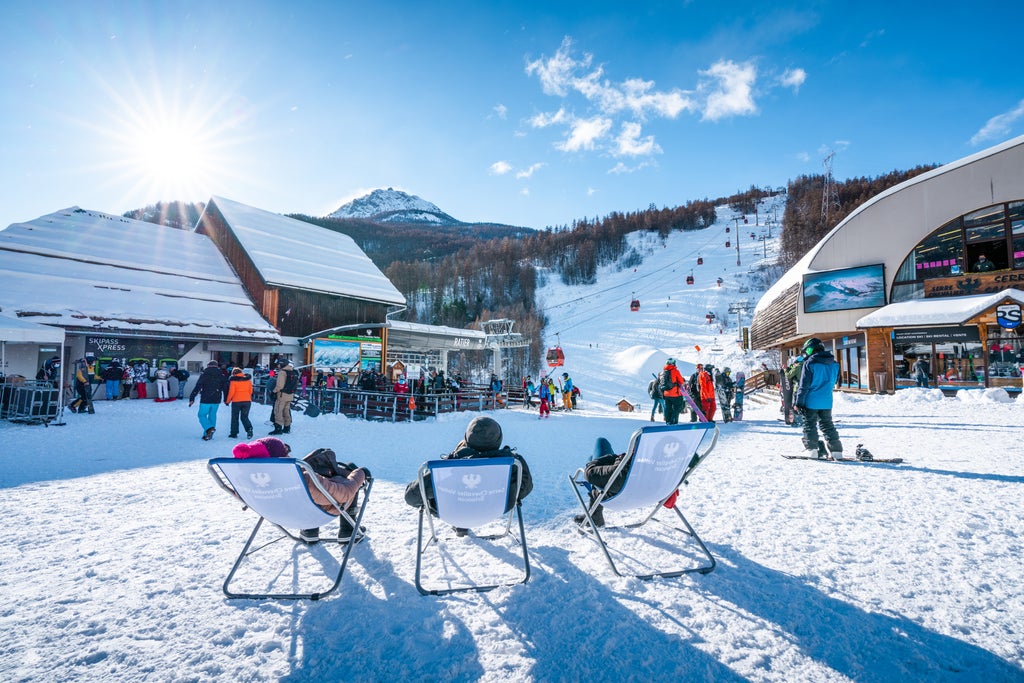 Serre Chevalier_Chantemerle Base Area_(c): alpesphotographies.com