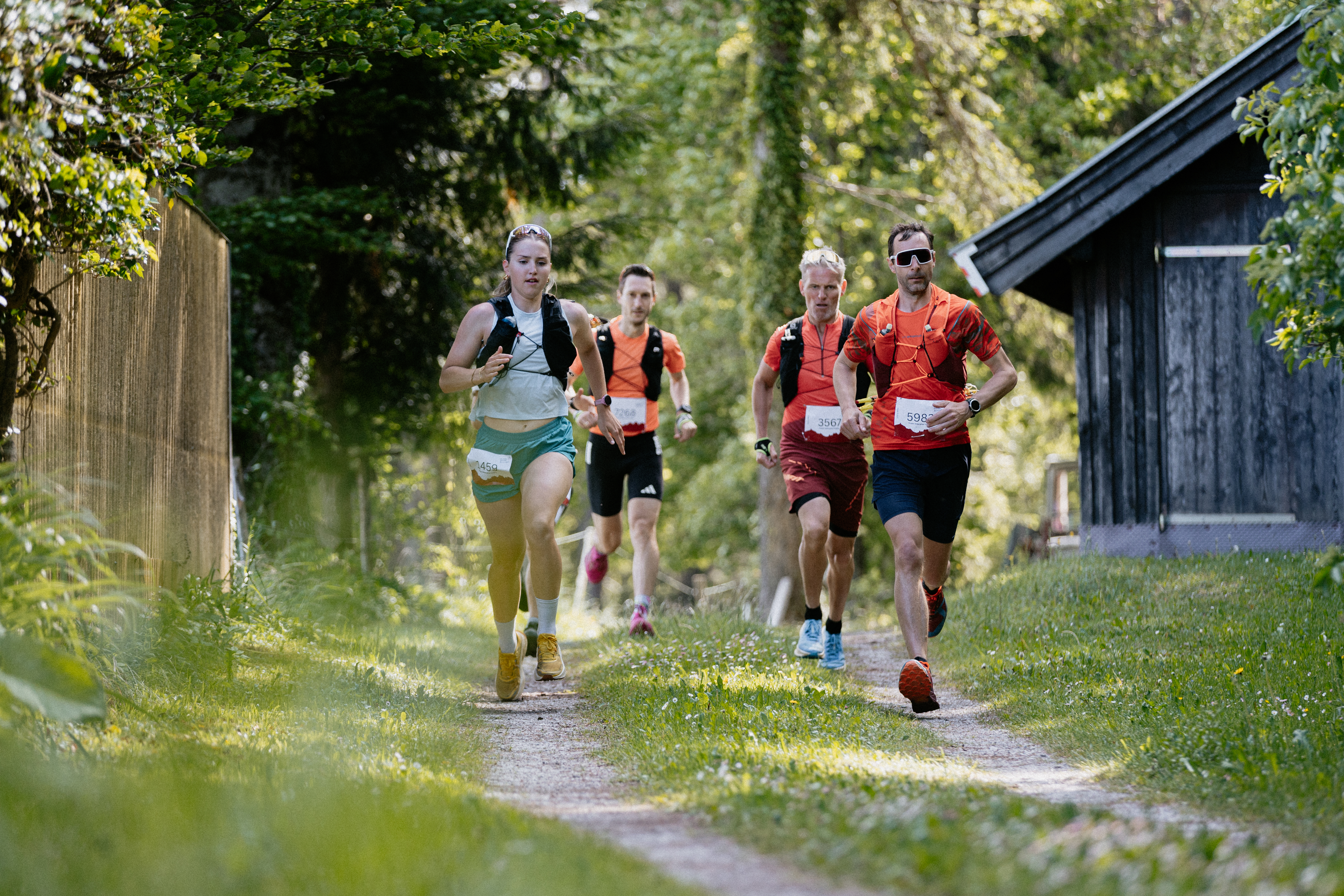 Zwischen den eindrucksvollen Karwendelgipfeln und den sanften Hügeln der Tuxer Voralpen liegt die Silberregion Karwendel, ein Ort, an dem Sommerurlaub zu einem echten Erlebnis wird. Hier, wo sich Geschichte und Natur begegnen, finden Familien, Wanderfreunde und Abenteurer eine Urlaubsregion, die mit Vielfalt, Herzlichkeit und Ursprünglichkeit begeistert. In den Sommermonaten entfaltet die Region rund um Schwaz
