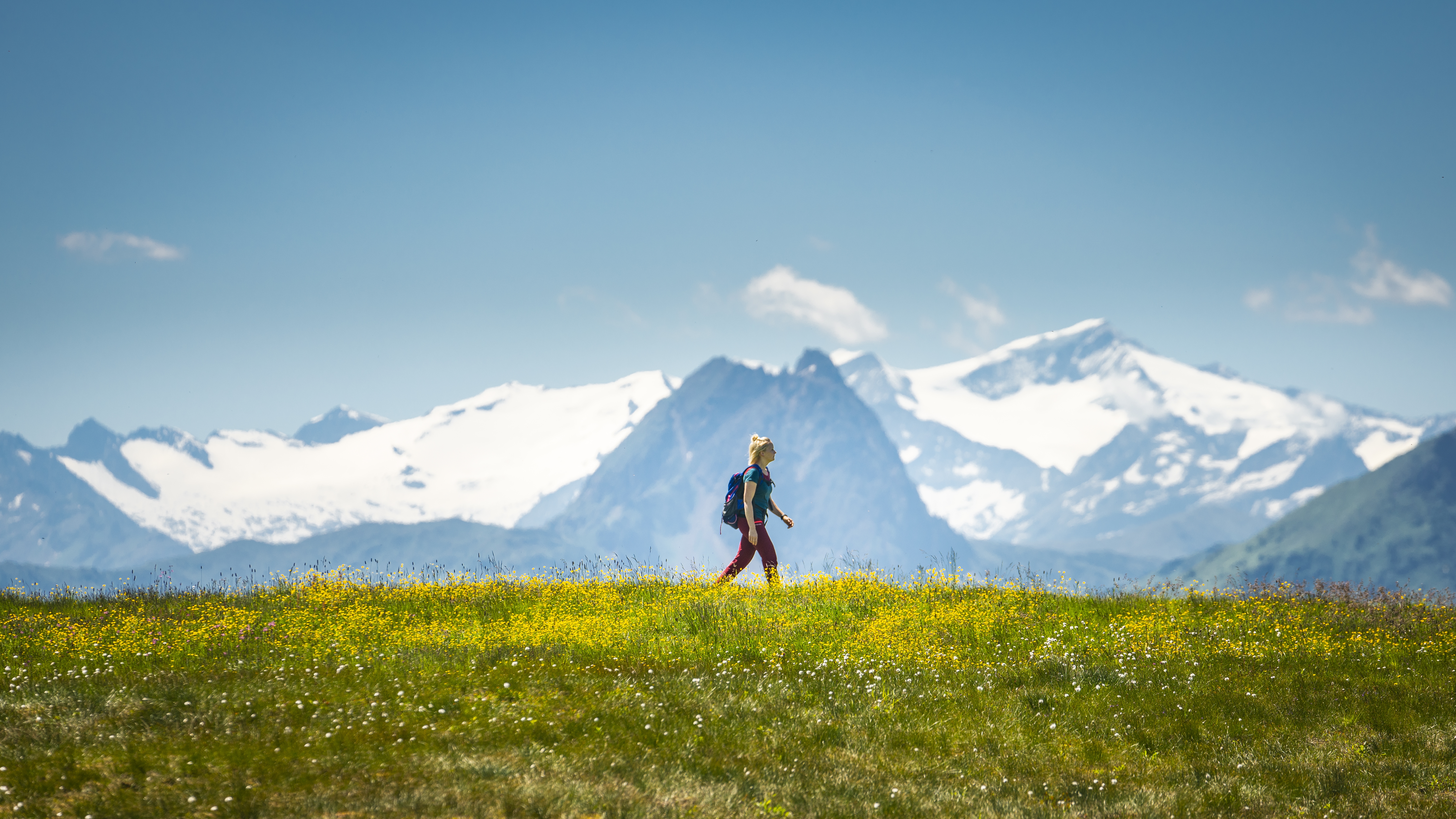 Vom Winter in den Frühling: Skifahren und Wandern kombiniert