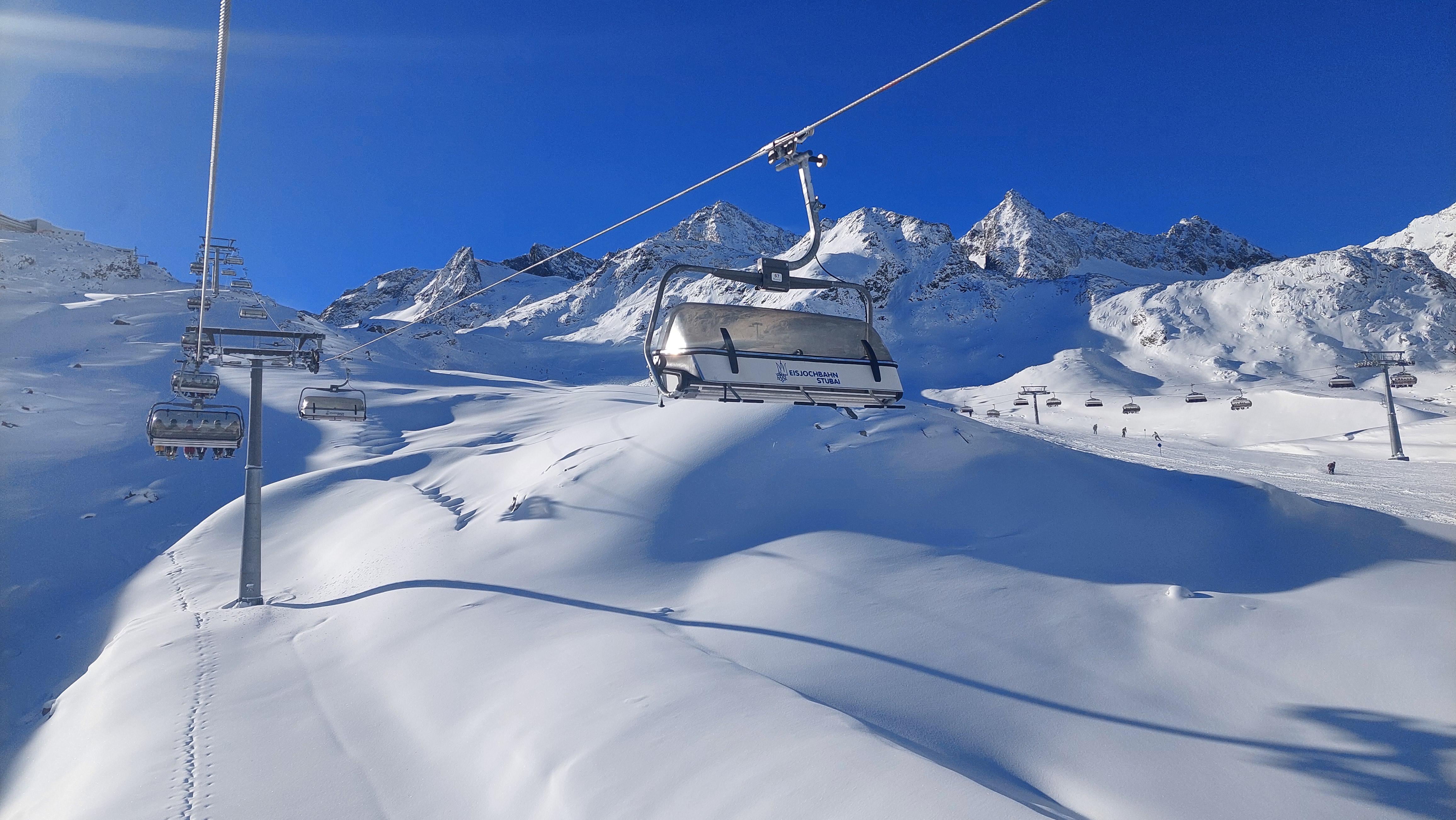 Jesienne szusowanie na Stubaiu – największym narciarskim lodowcu Austrii