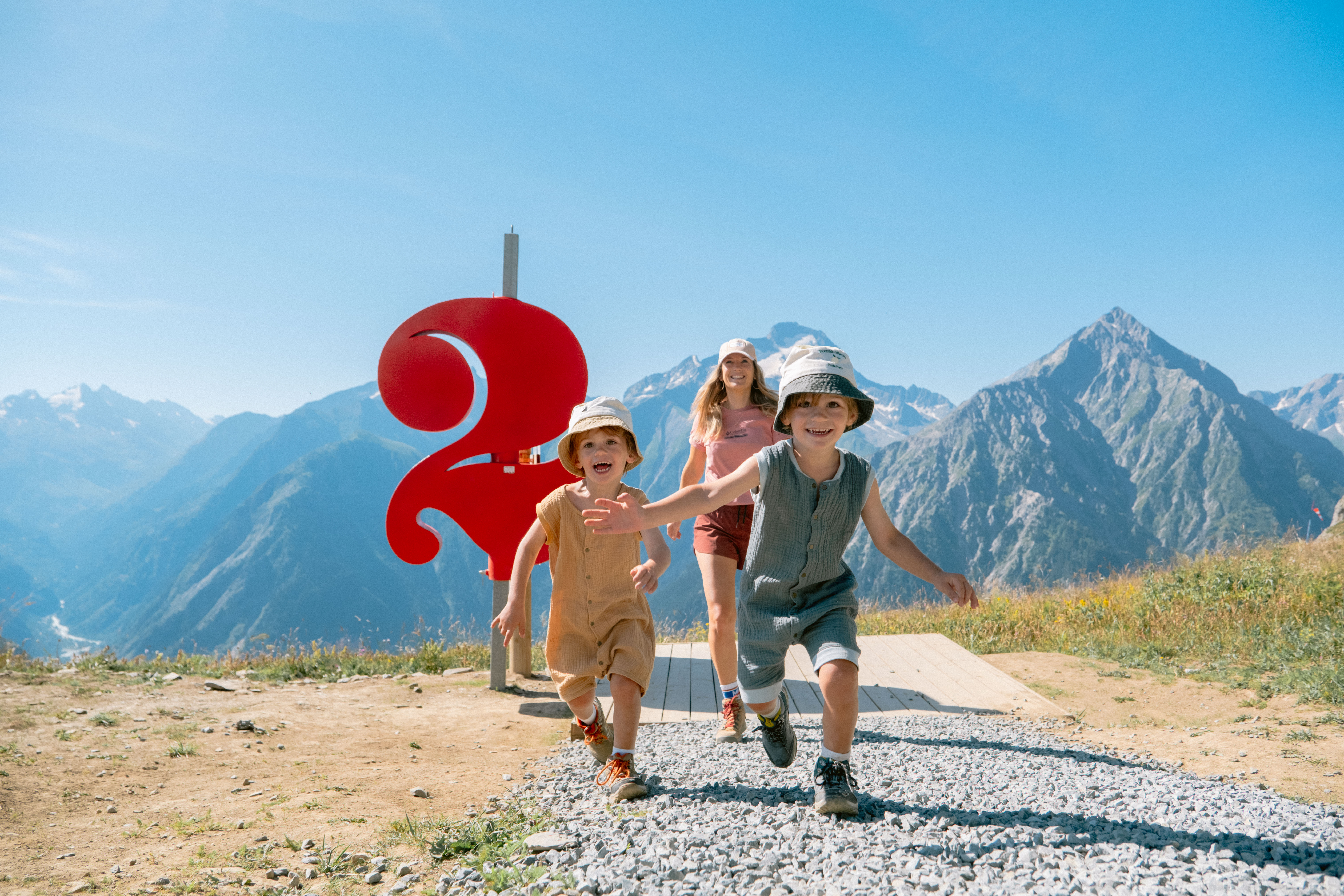 Les  2  Alpes : un été alpin entre sommets, fraîcheur et festivités