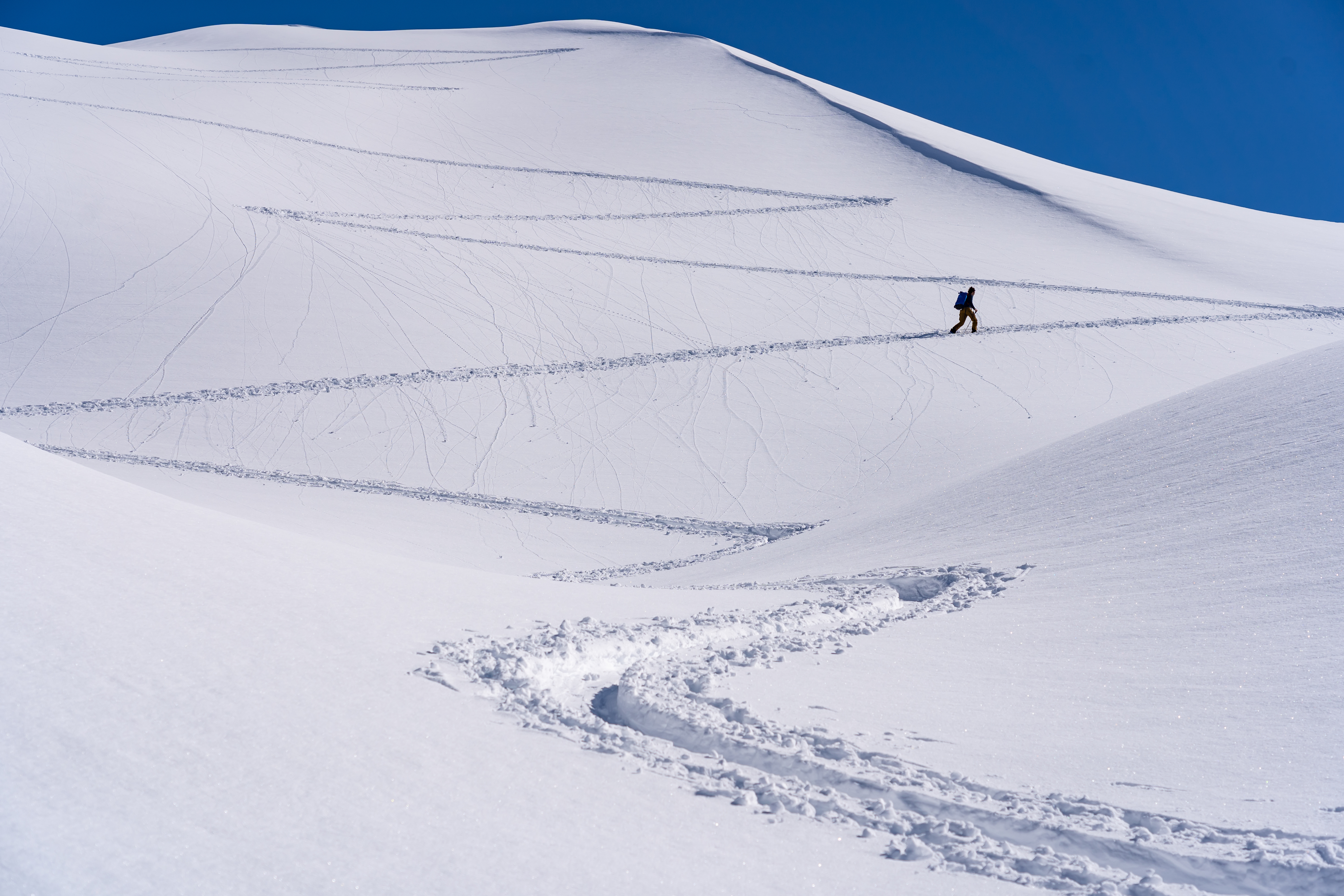 Richtig Skitourengehen: Aufstiegs– und Abfahrtstechnik
