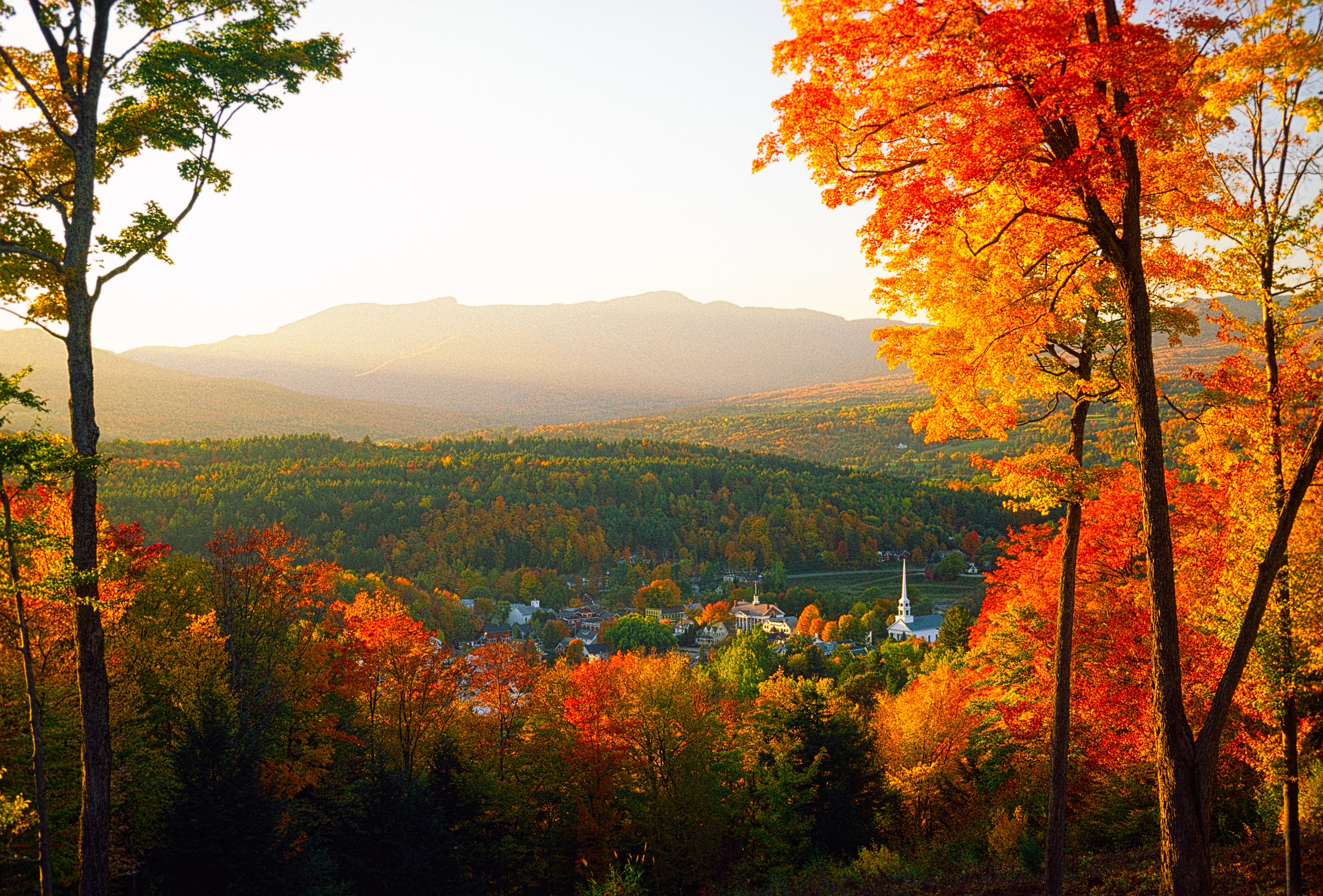 The calendar may read “summer,” but the shorter days and cooler nights are whetting our appetite for fall. And with fall, comes the beautiful fall foliage season, marking that the winter ski season is right around the corner. We’ve previously shared some of the best destinations for fall colors. We’re coming to you now with
