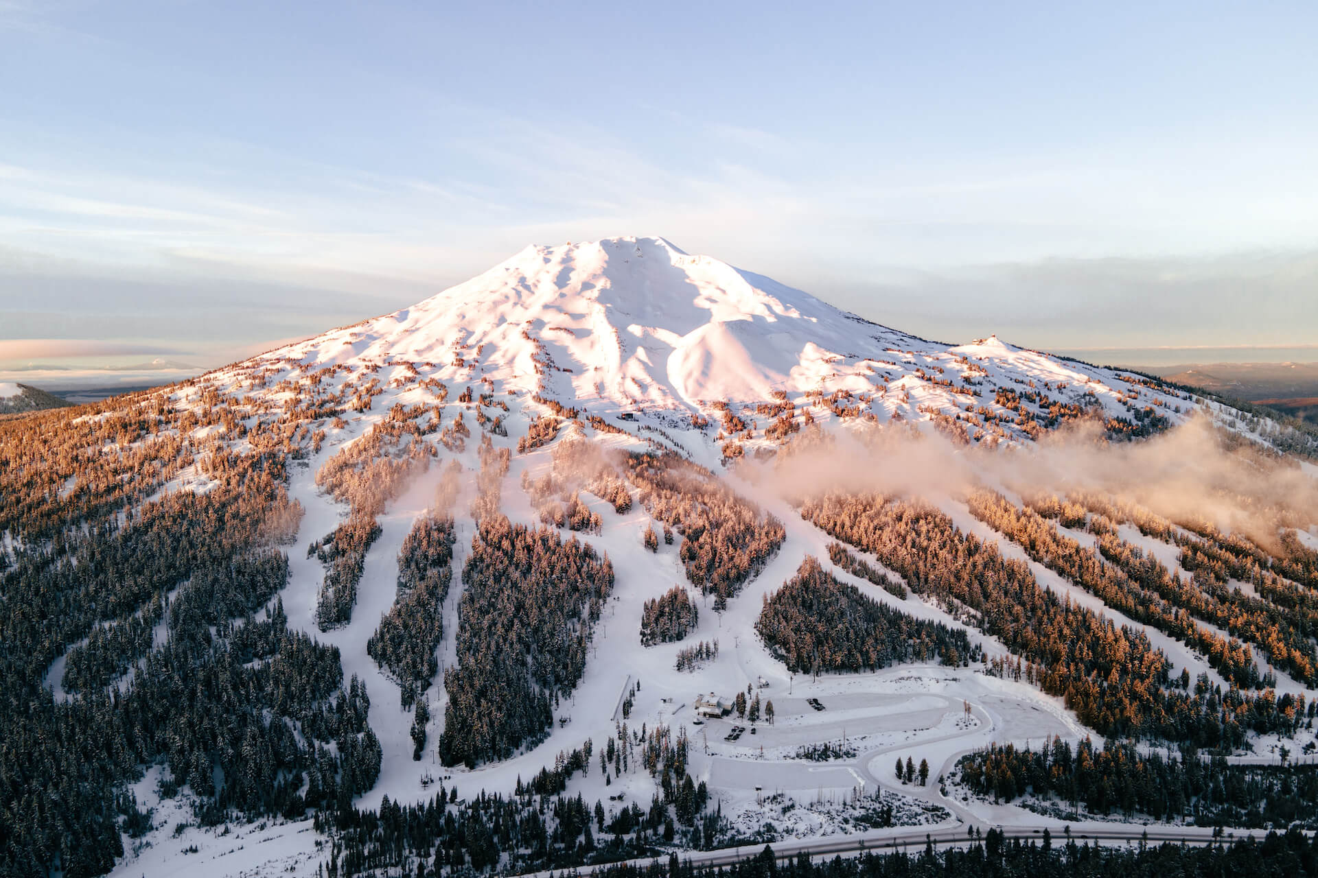 When it comes to ski resort vacation choices, there are plenty of options, from small independent ski areas to mega ski resorts and everything in between. For many skiers, however, they just want access to as much terrain as possible. And if that’s you, then you’re at the right place. The good news is that
