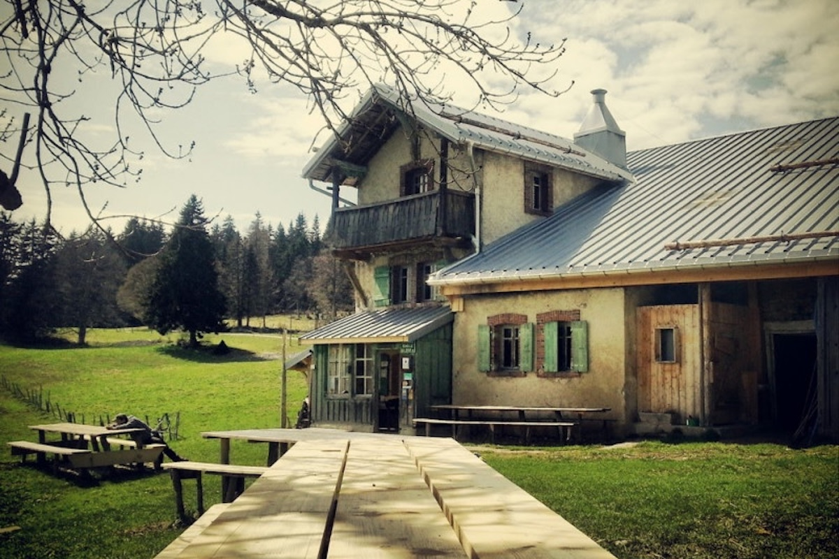 Expérience : Dormir en refuge dans les Montagnes du Jura