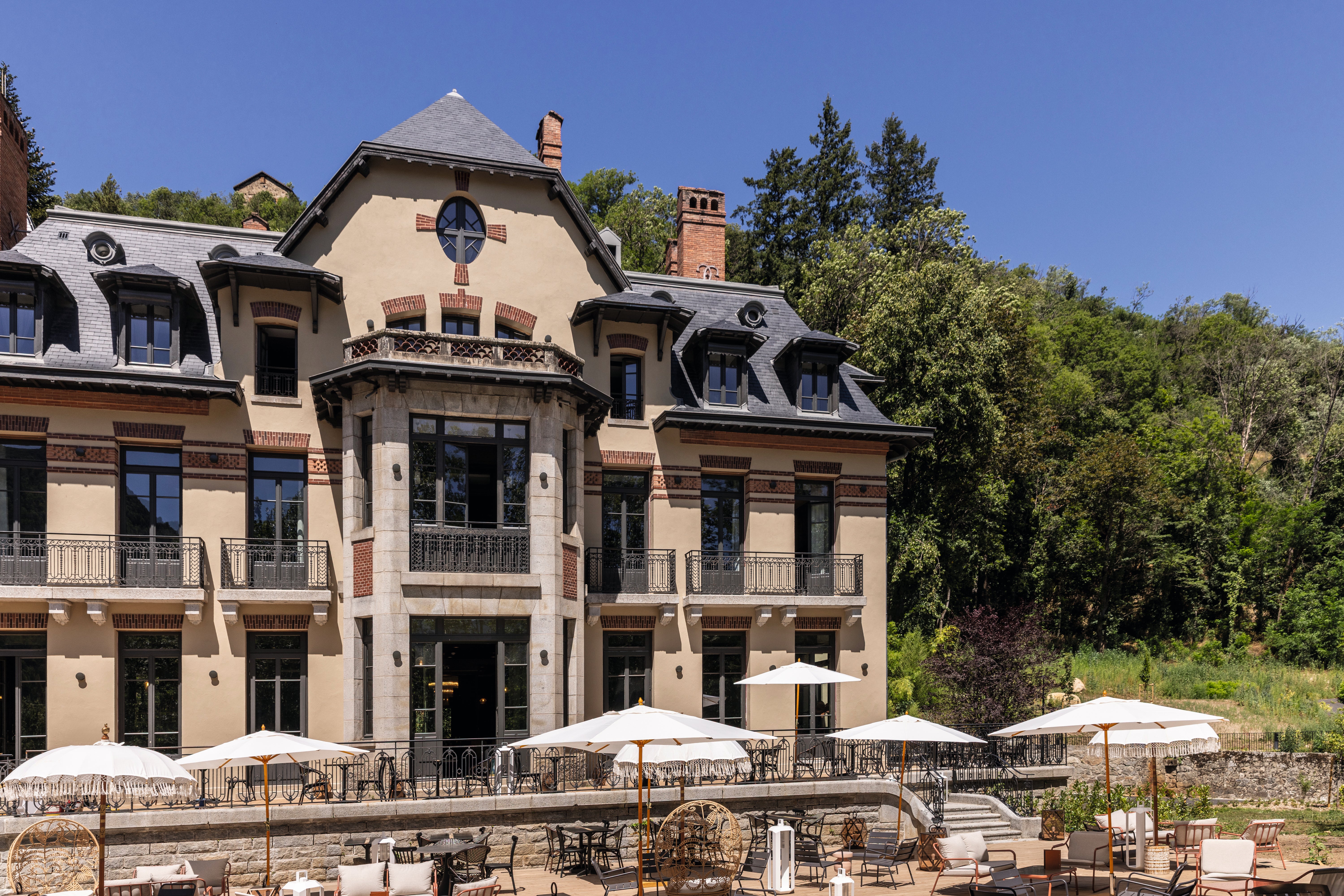 Pyrénées : 12 hauts lieux pour passer de douces nuits, en été et même après
