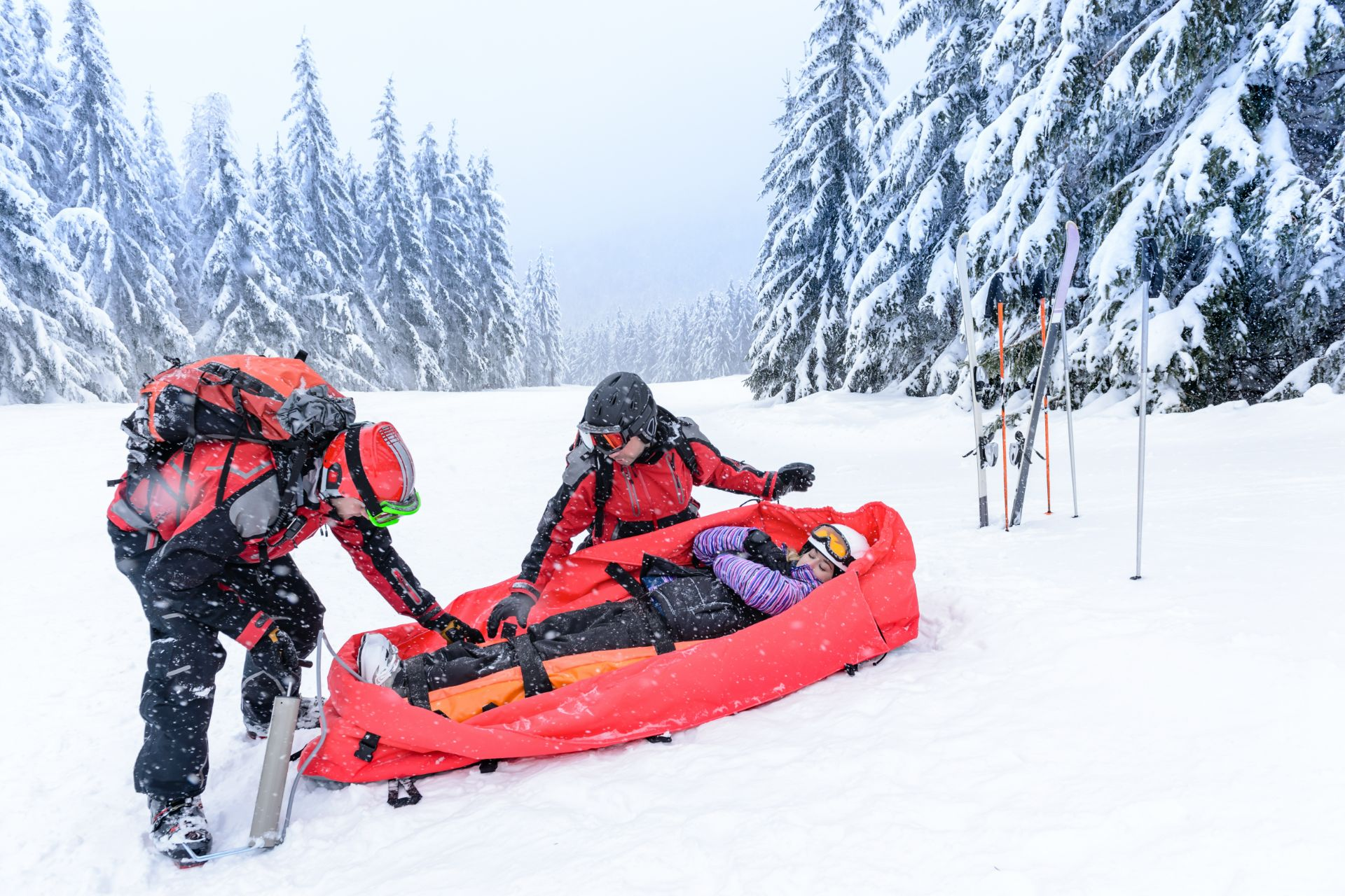 Was tun bei einem Skiunfall: Erste-Hilfe-Maßnahmen auf der Piste