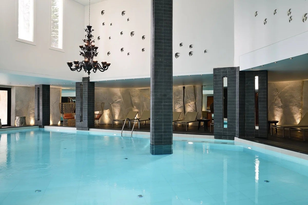 Ski hotels with swimming pools