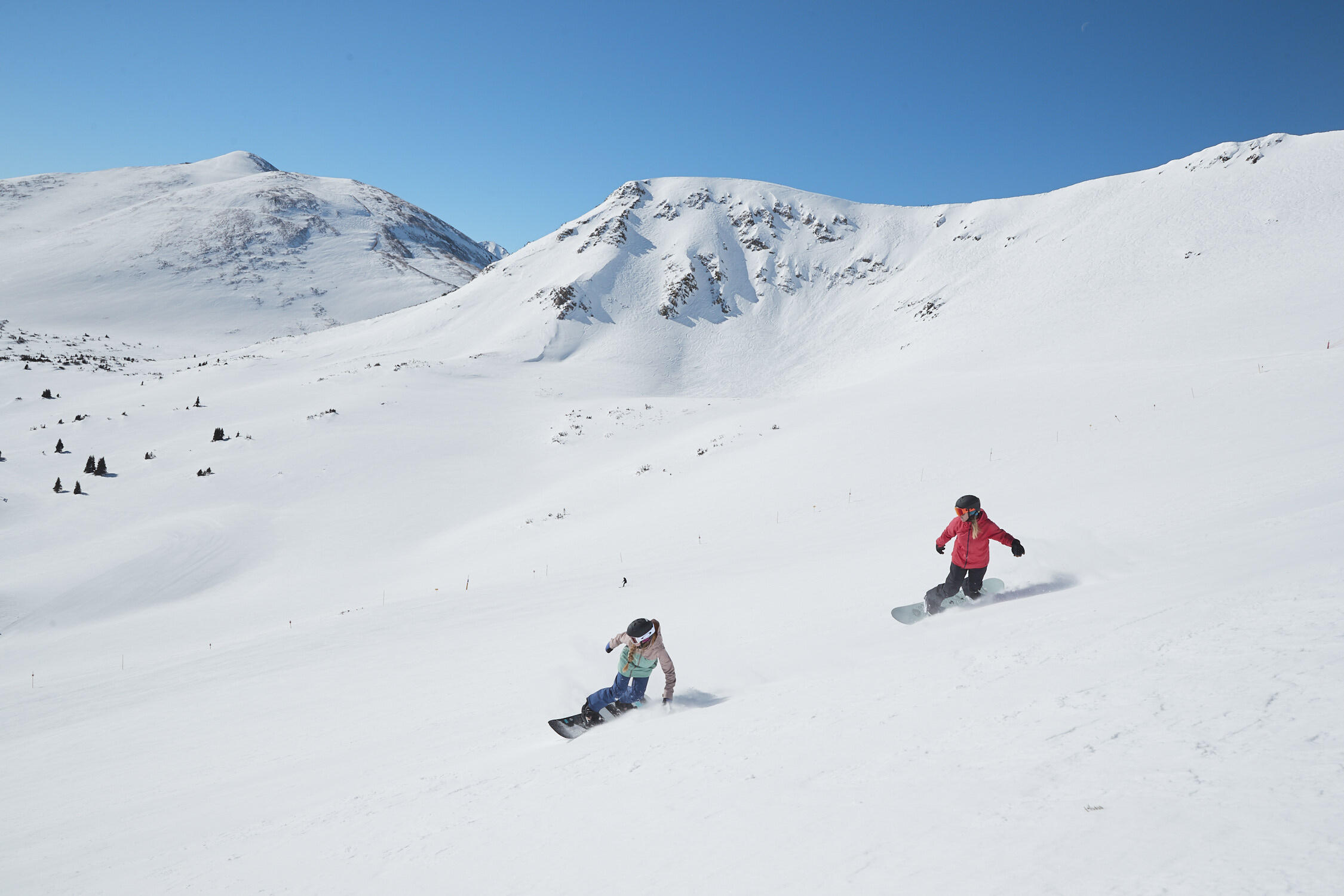 Choosing a season pass is no easy task, especially in the age of multi-resort season passes. For frequent skiers and snowboarders looking to explore multiple areas owned by Vail Resorts, the Epic Pass is quite possibly the best choice, especially since offerings allow for a tailored mountain experience.  The Epic Pass offers access to resorts

